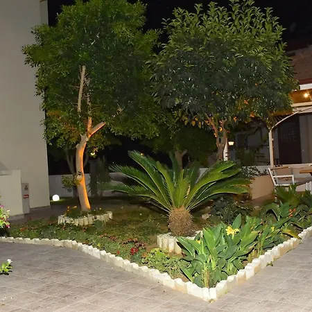 Nora Otel 2*
