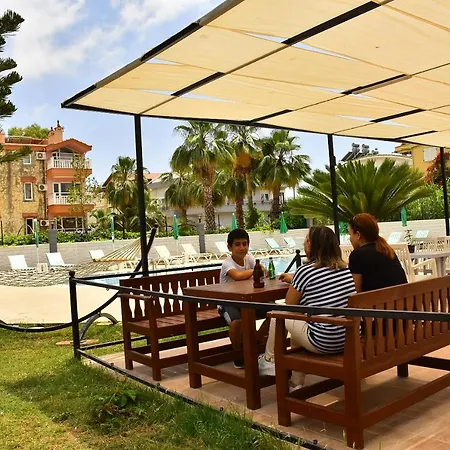 Otel Nora 2*