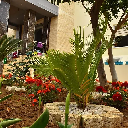 Nora Otel Side
